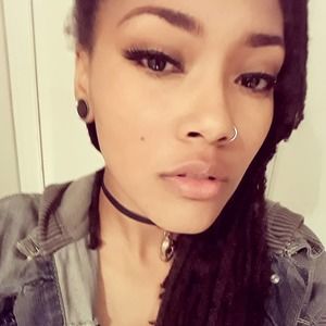 Meet your Posher, Violet